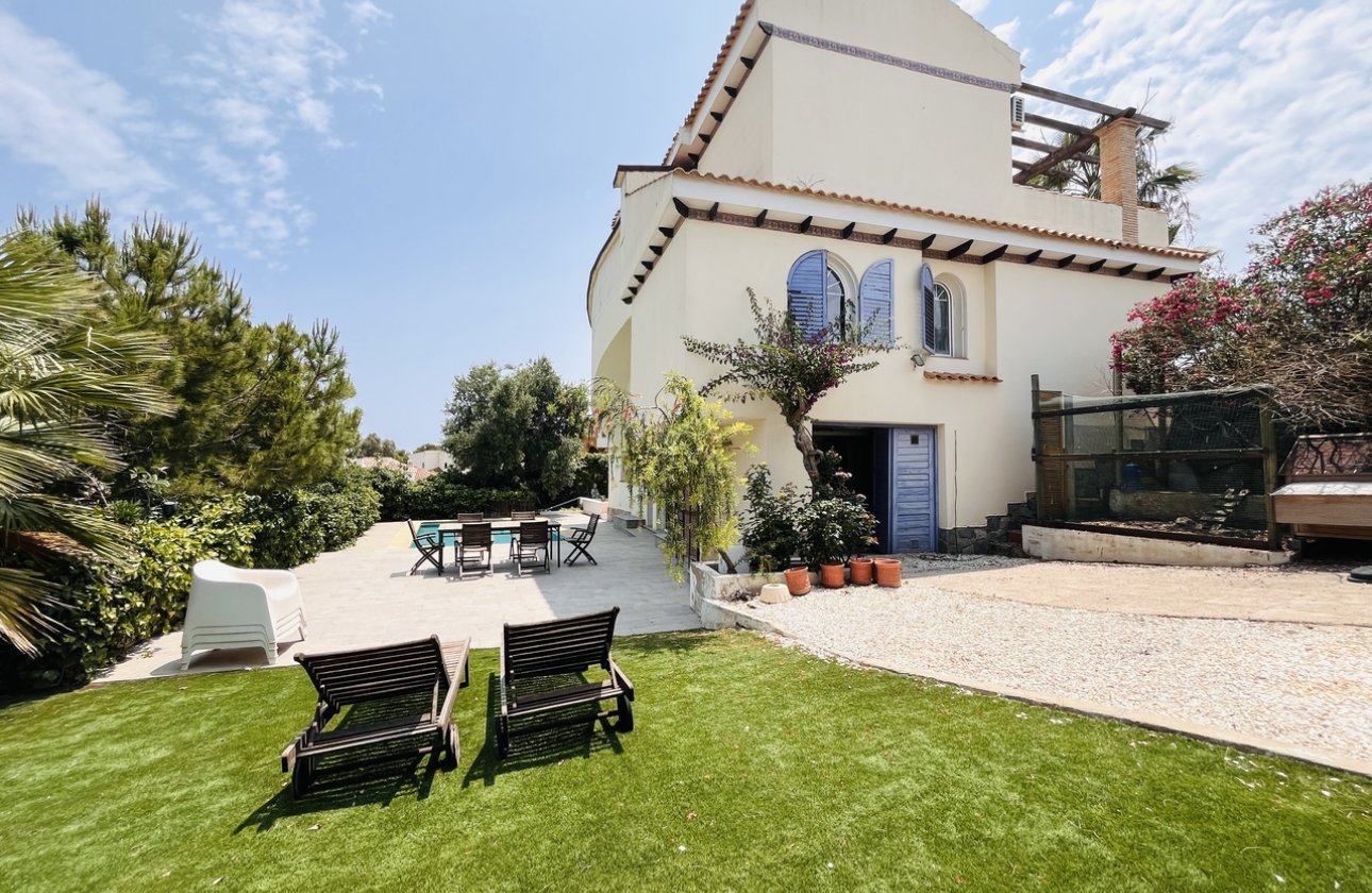 Resale - Villa -
La Zenia - Costa Blanca