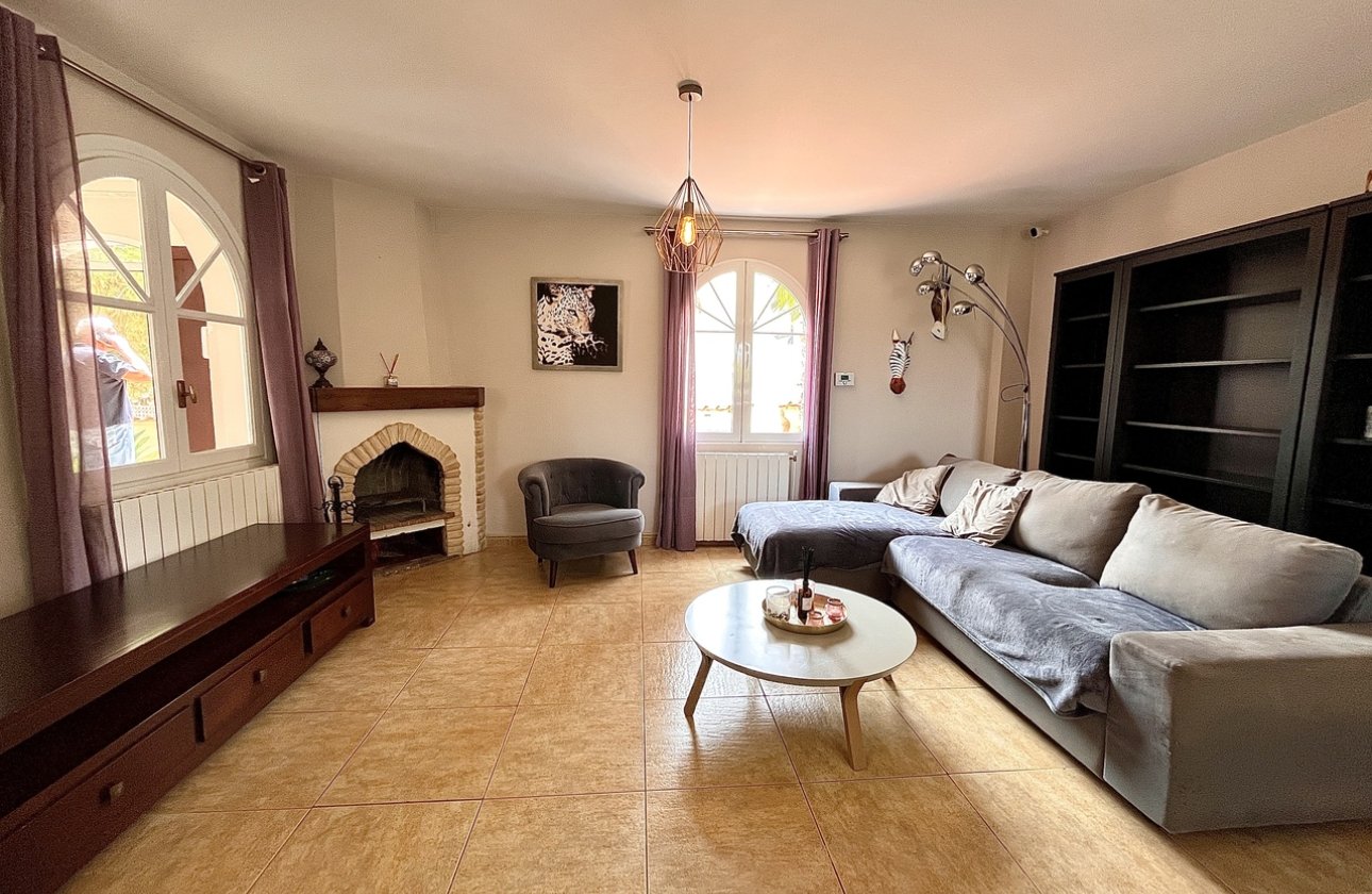 Resale - Villa -
La Zenia - Costa Blanca