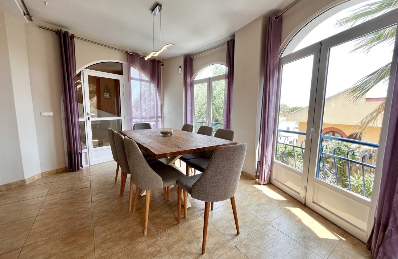 Resale - Villa -
La Zenia - Costa Blanca