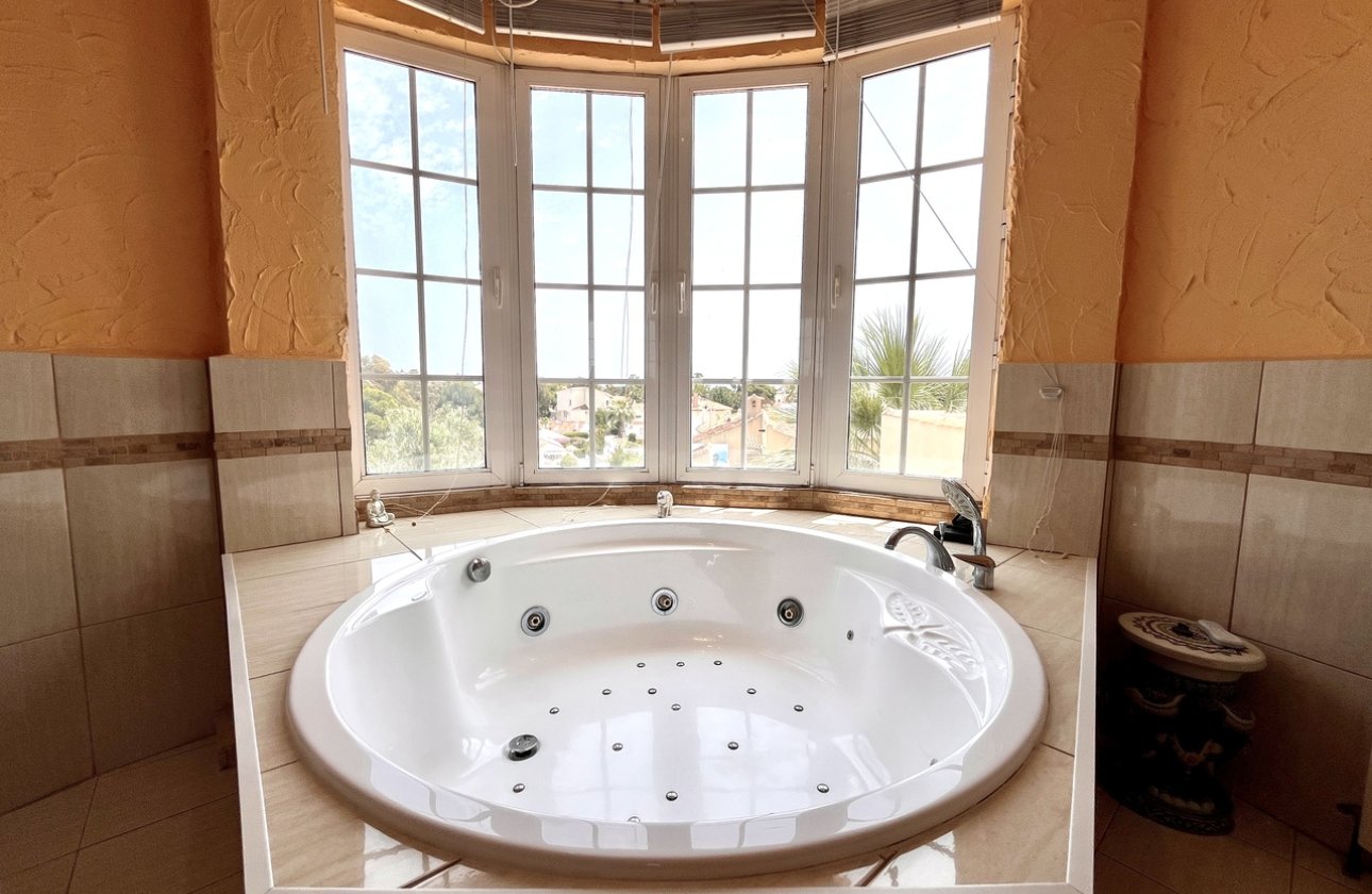 Resale - Villa -
La Zenia - Costa Blanca