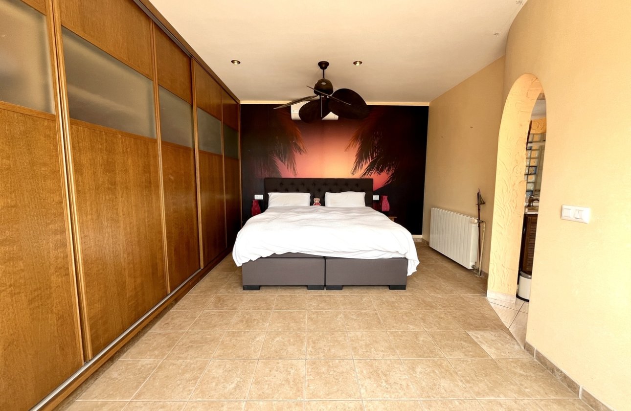 Resale - Villa -
La Zenia - Costa Blanca