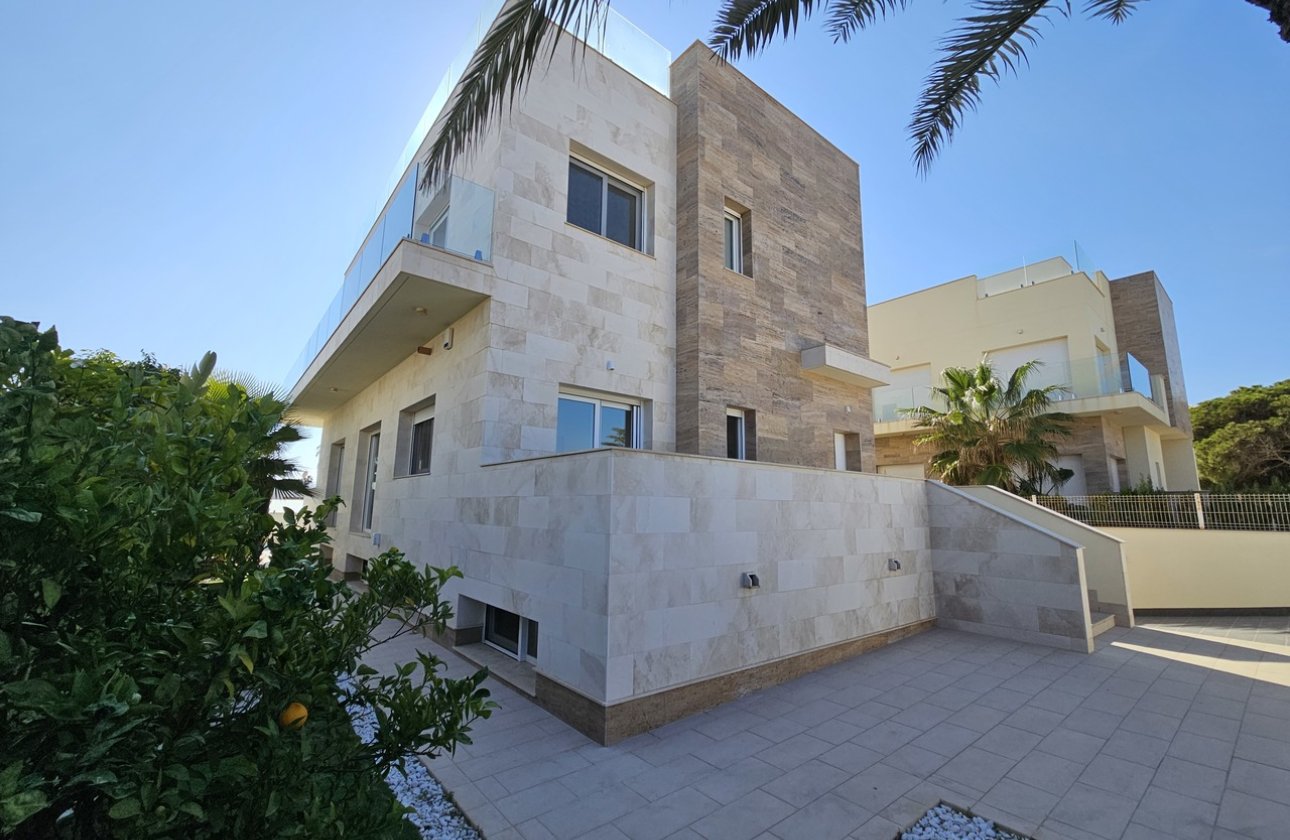 Resale - Villa -
La Zenia - Costa Blanca