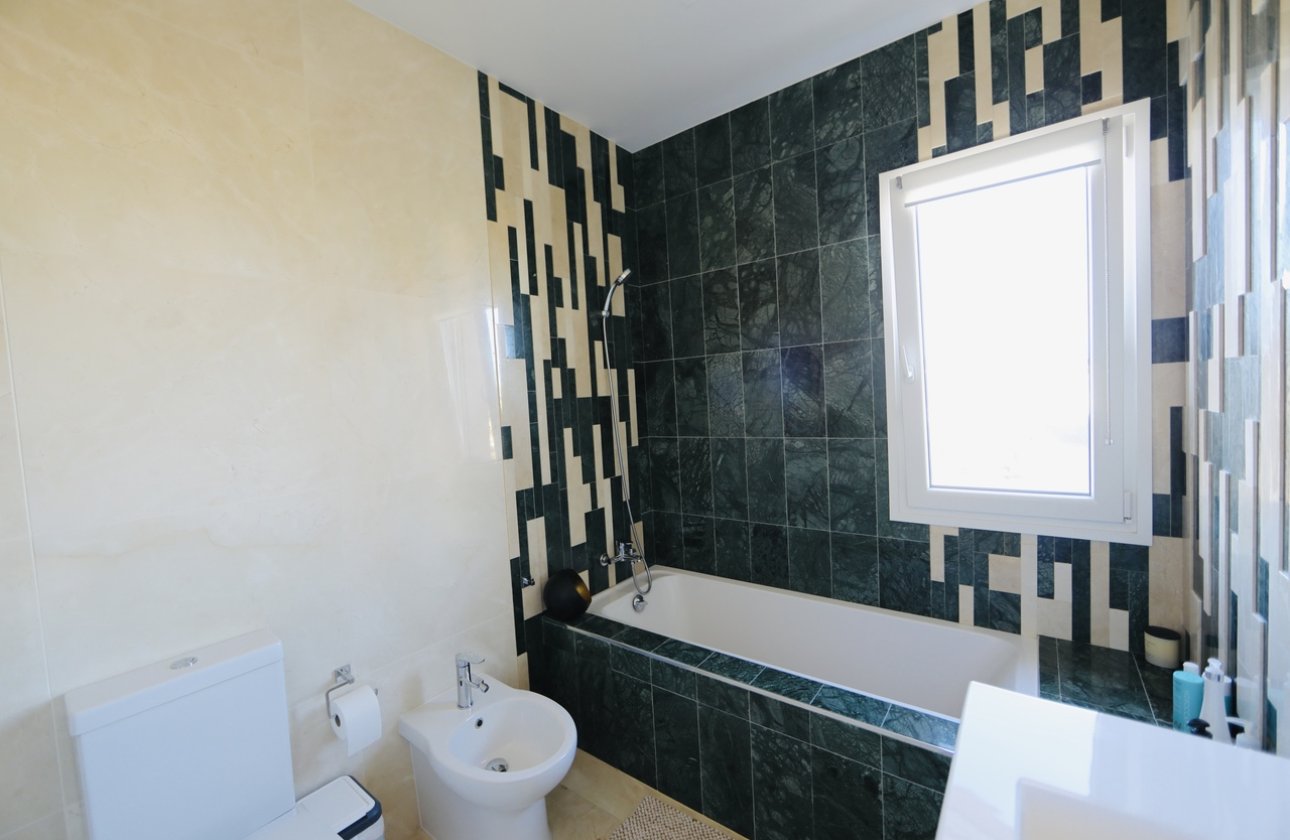 Resale - Villa -
La Zenia - Costa Blanca