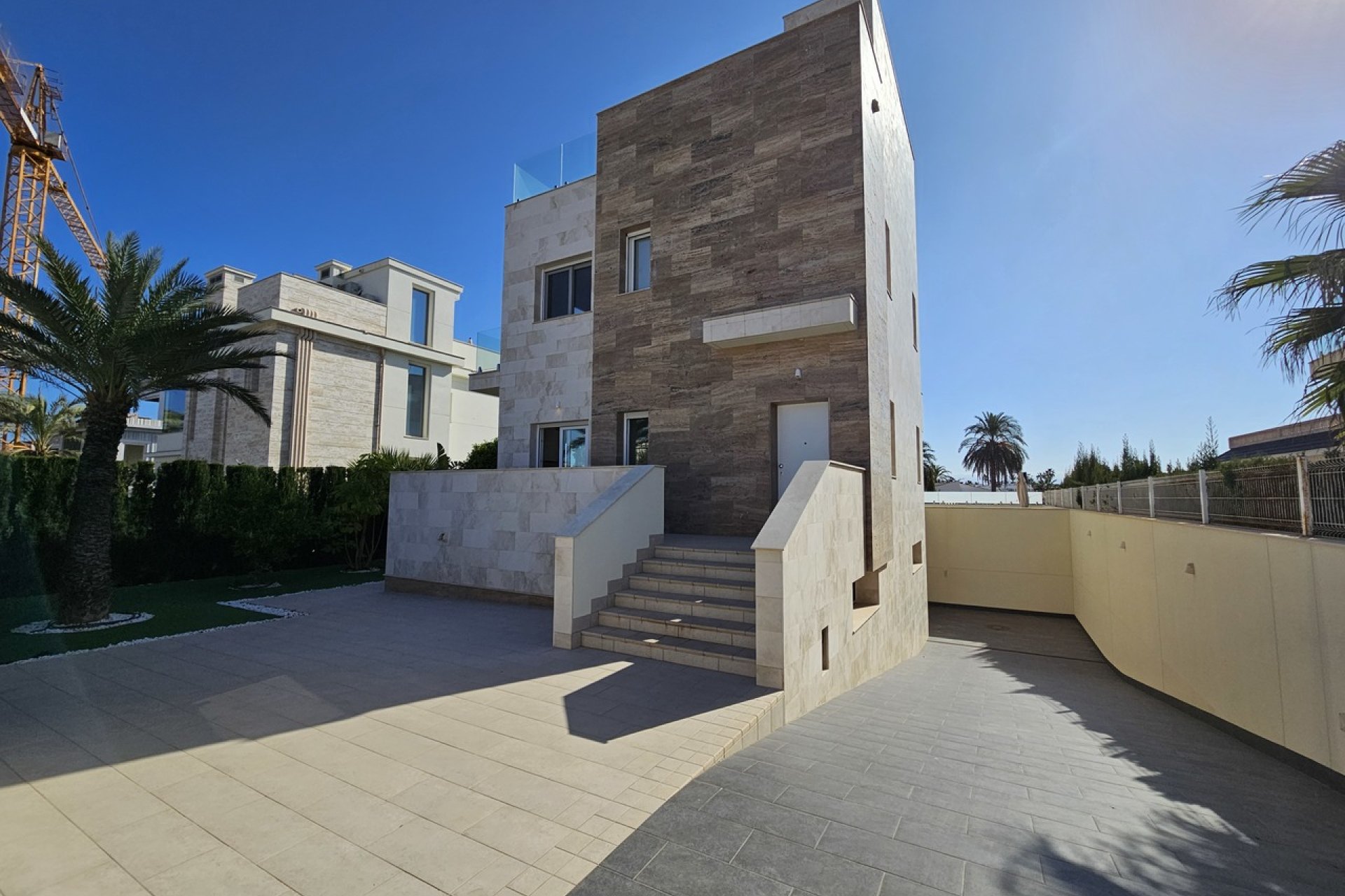Resale - Villa -
La Zenia - Costa Blanca