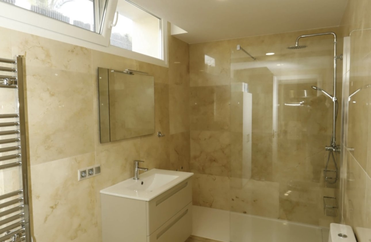 Resale - Villa -
La Zenia - Costa Blanca