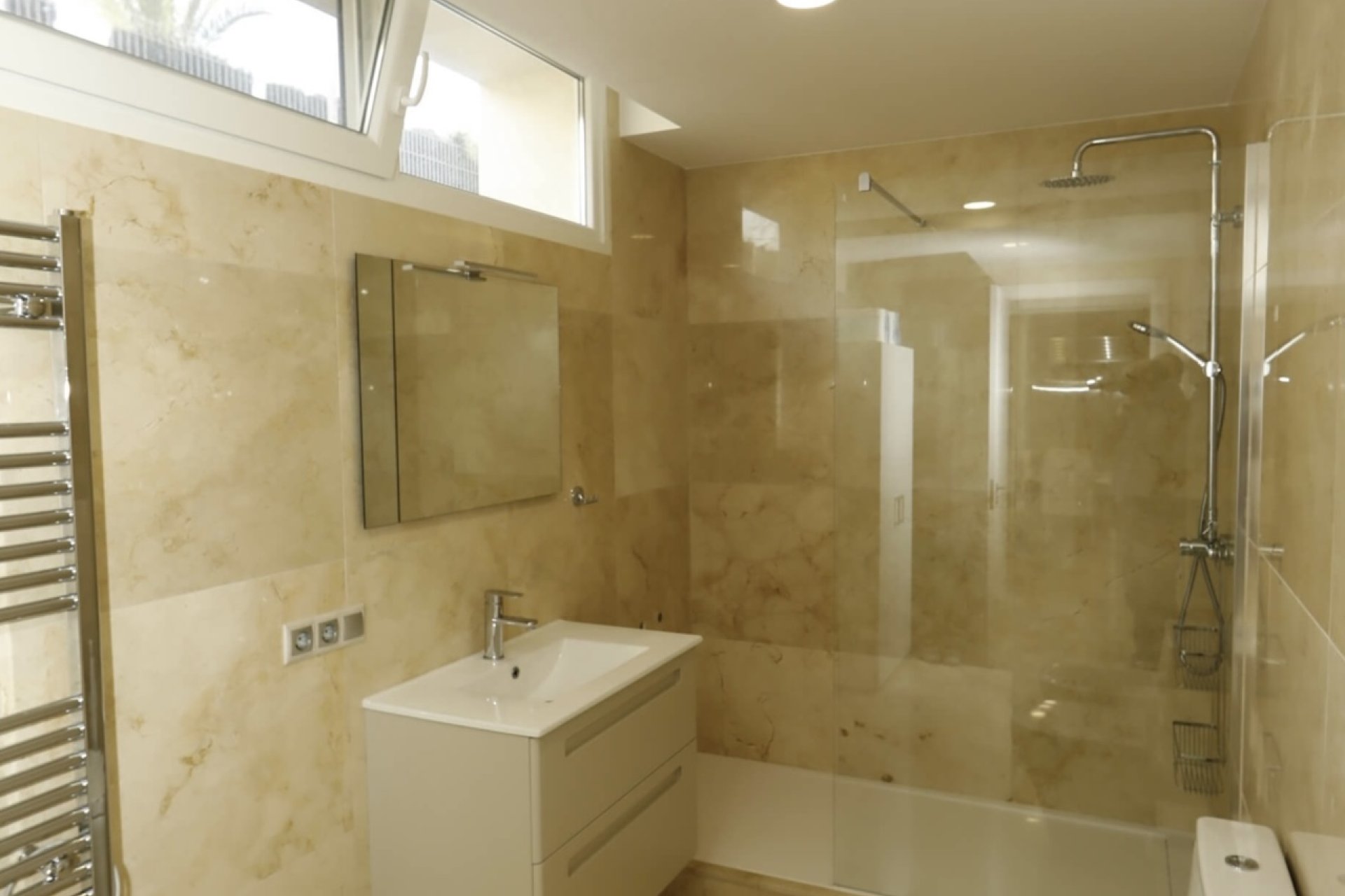 Resale - Villa -
La Zenia - Costa Blanca