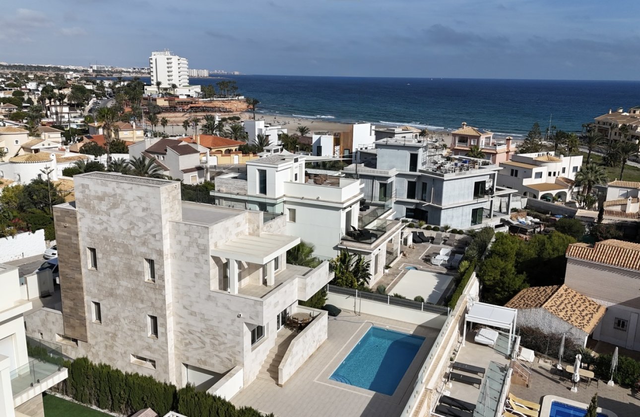 Resale - Villa -
La Zenia - Costa Blanca