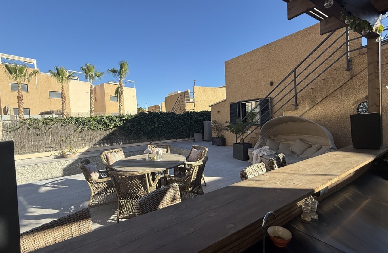 Resale - Villa -
La Zenia - Costa Blanca