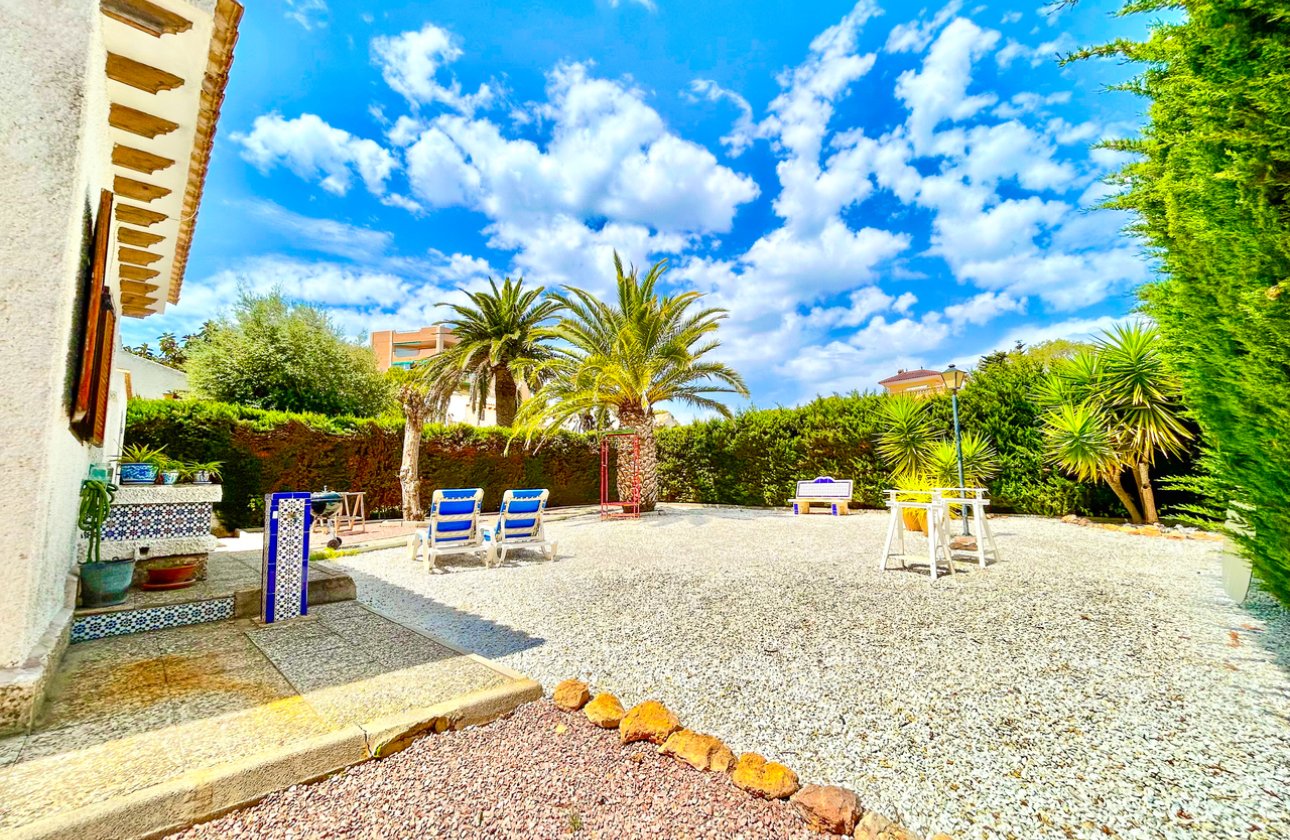 Resale - Villa -
La Zenia - Costa Blanca