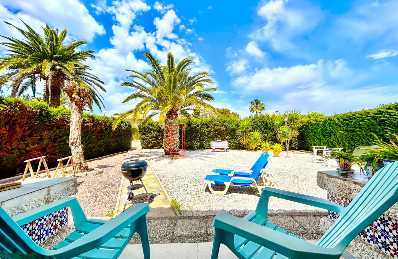 Resale - Villa -
La Zenia - Costa Blanca