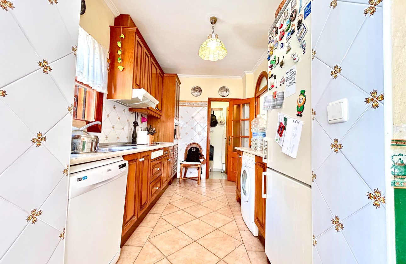 Resale - Villa -
La Zenia - Costa Blanca