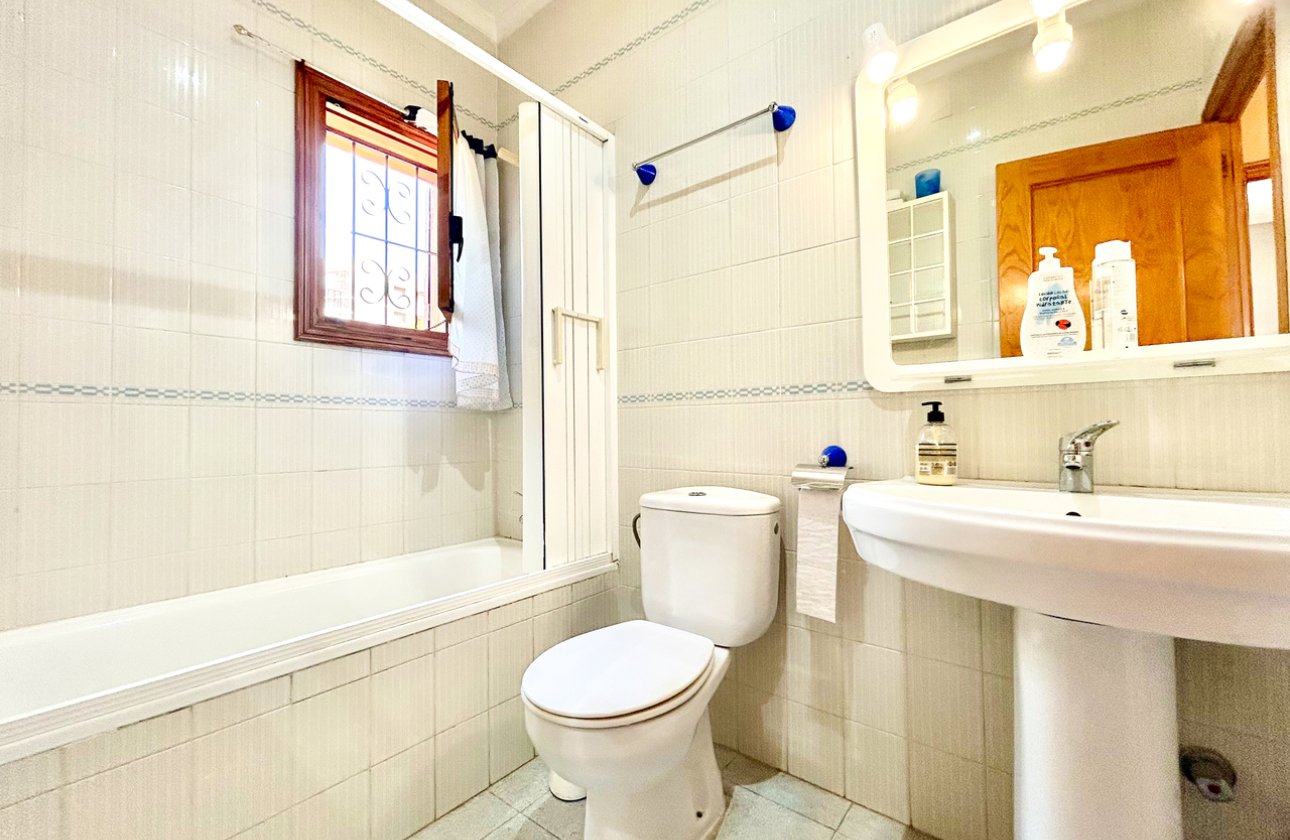 Resale - Villa -
La Zenia - Costa Blanca