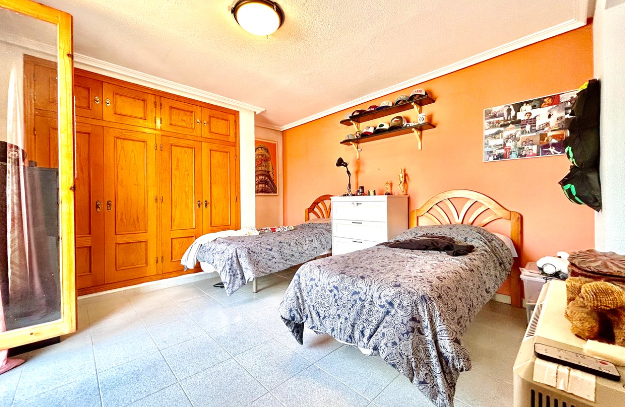 Resale - Villa -
La Zenia - Costa Blanca