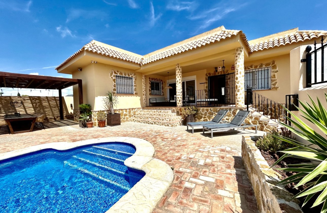 Resale - Villa -
La Zenia - Costa Blanca