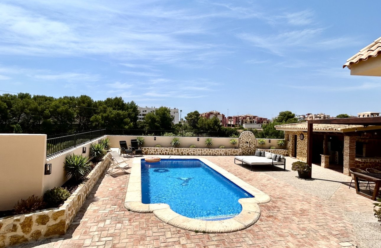 Resale - Villa -
La Zenia - Costa Blanca