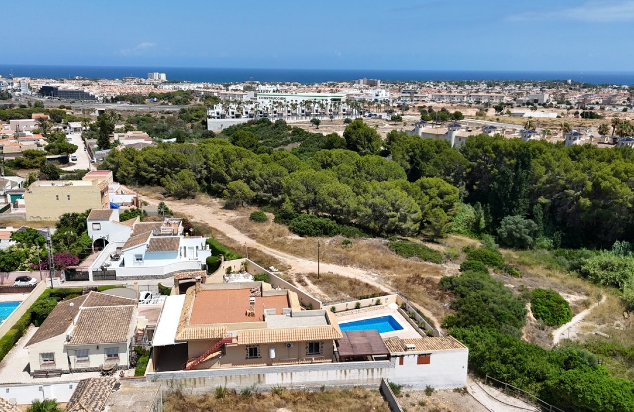 Resale - Villa -
La Zenia - Costa Blanca