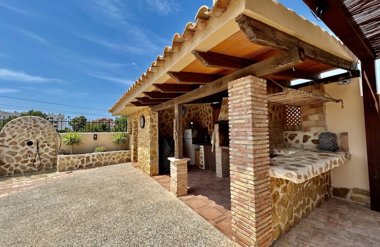 Resale - Villa -
La Zenia - Costa Blanca
