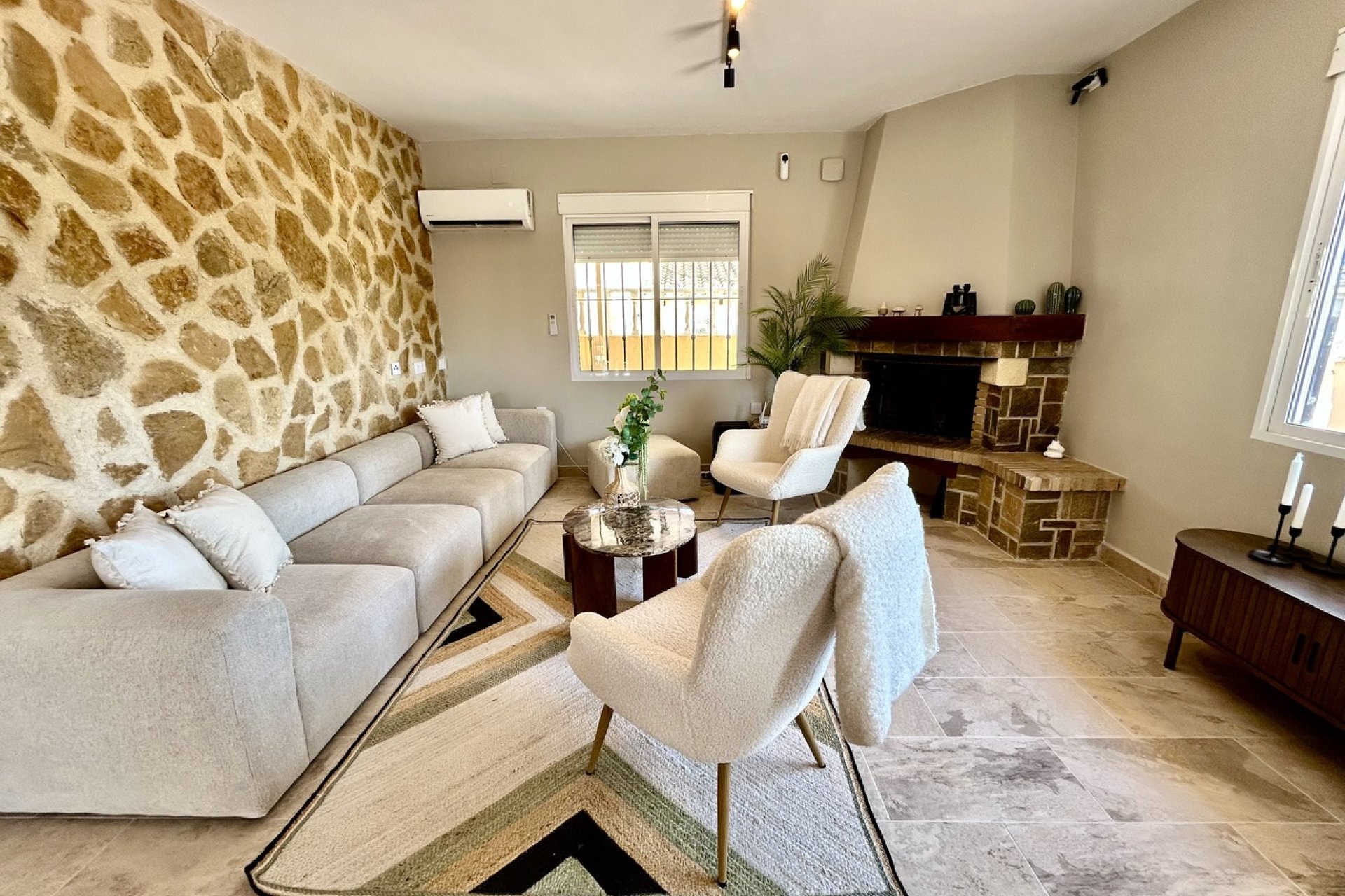 Resale - Villa -
La Zenia - Costa Blanca