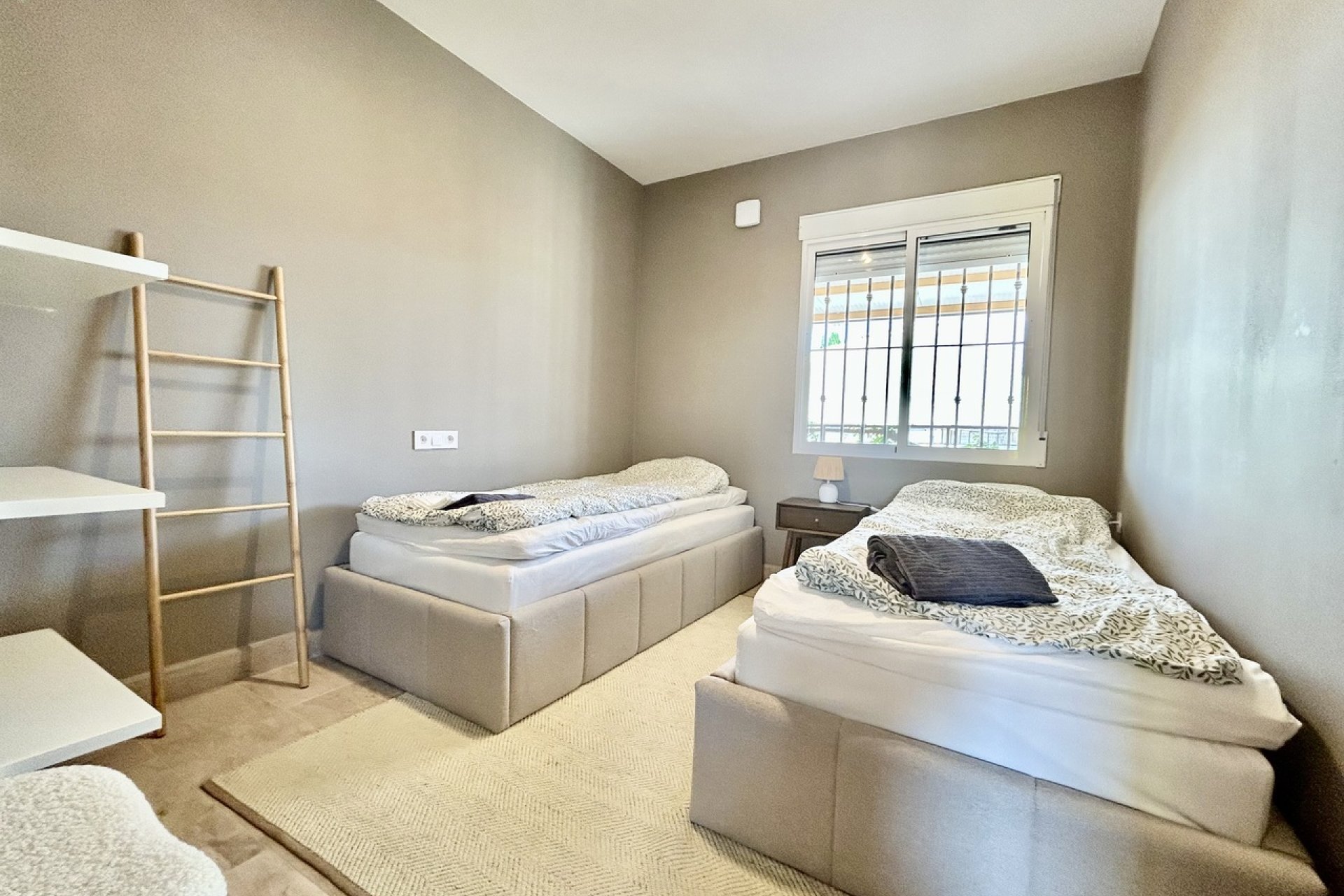 Resale - Villa -
La Zenia - Costa Blanca