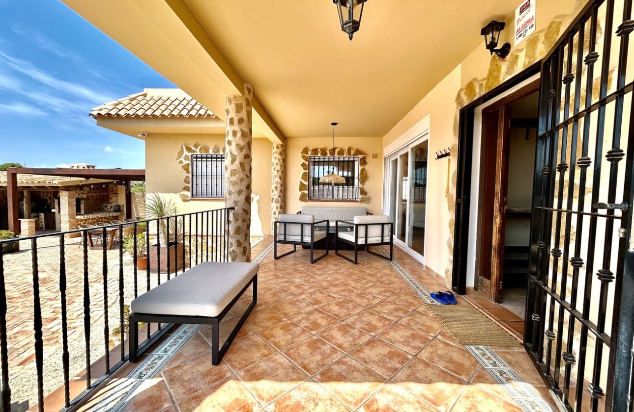 Resale - Villa -
La Zenia - Costa Blanca