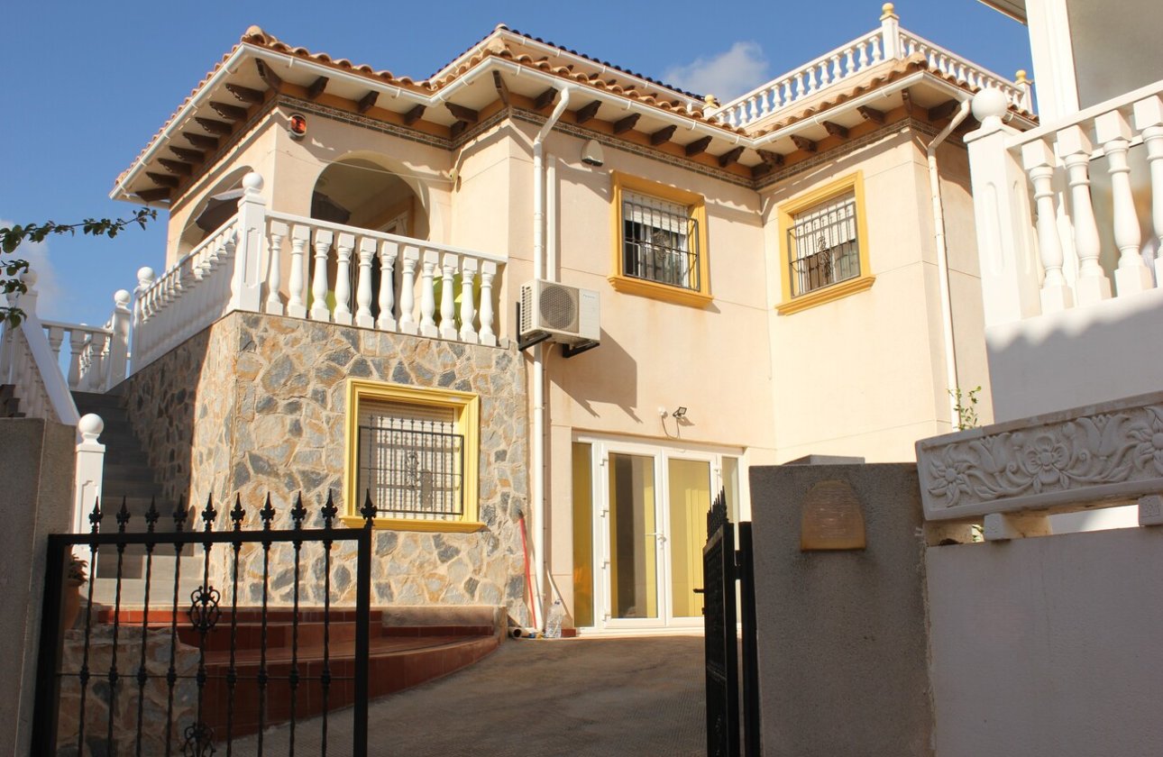 Resale - Villa -
La Zenia - Costa Blanca