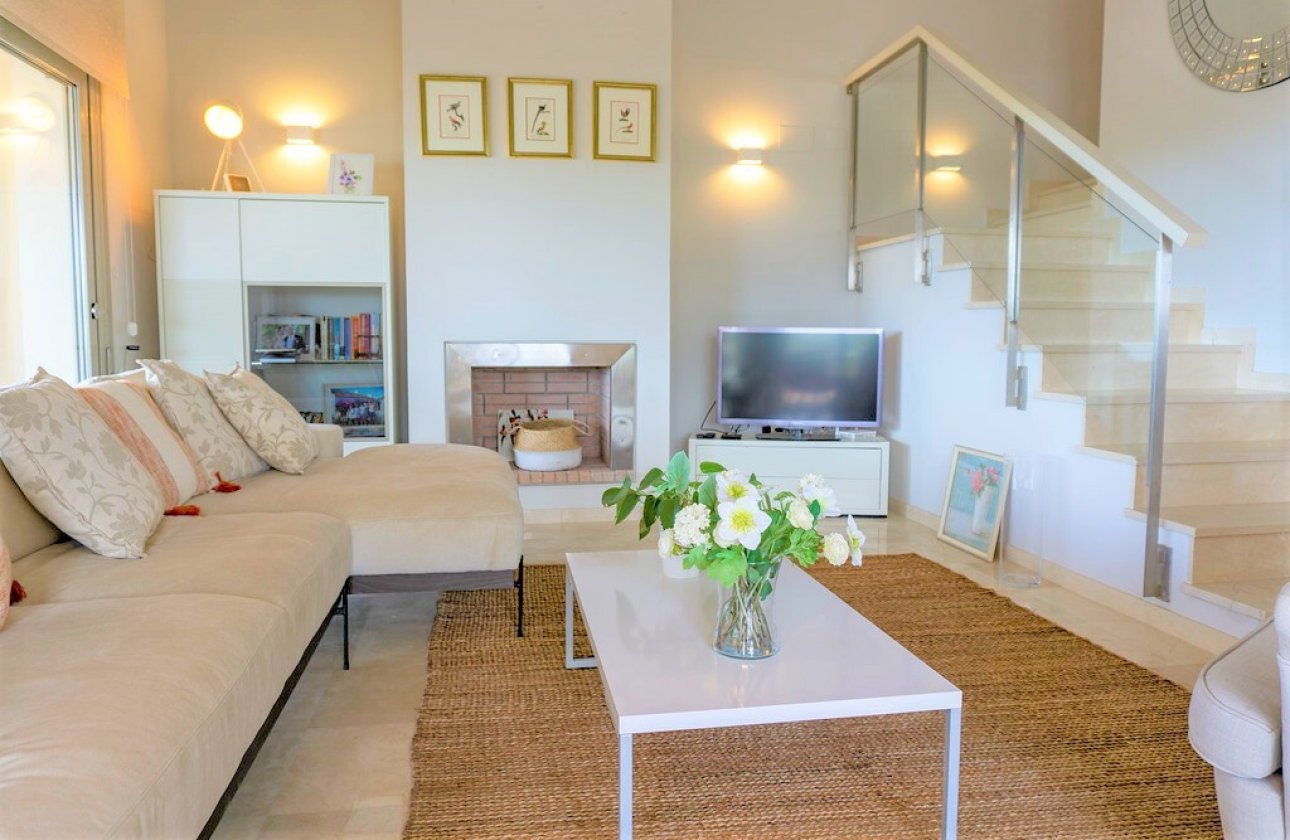 Resale - Villa -
Las Colinas Golf - Inland