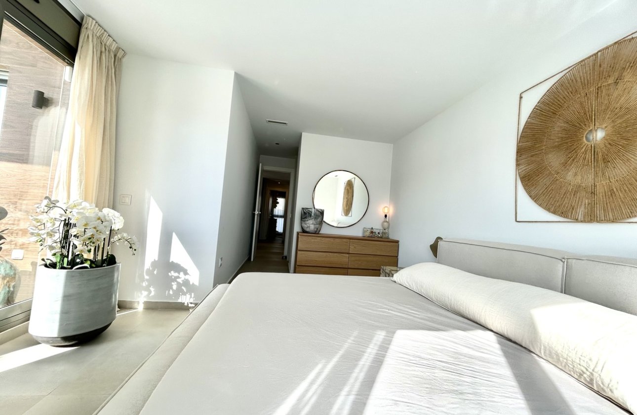 Resale - Villa -
Las Filipinas - Inland