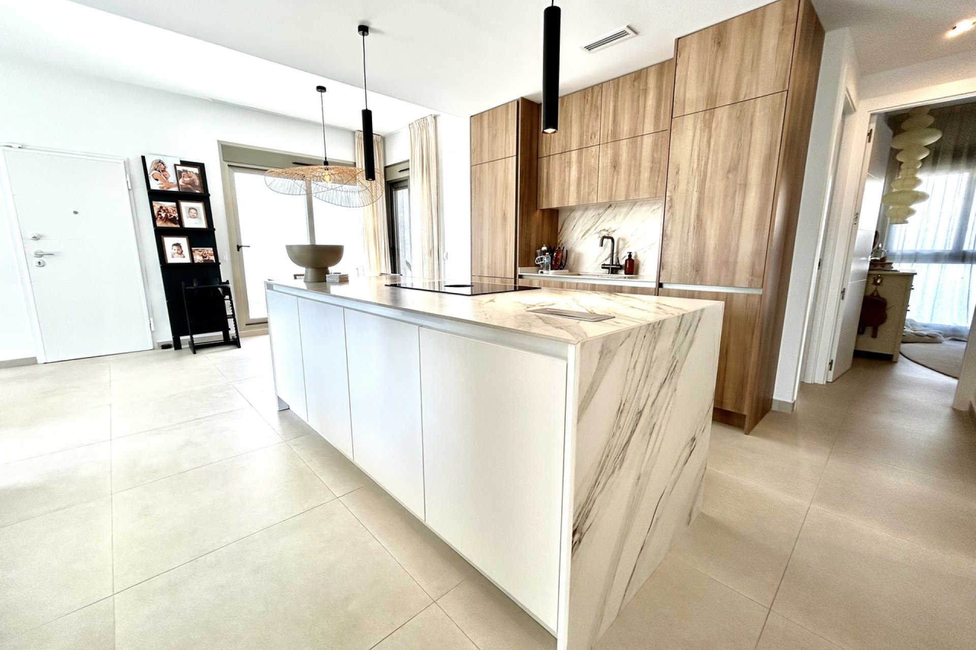 Resale - Villa -
Las Filipinas - Inland