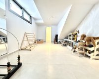 Resale - Villa -
Las Filipinas - Inland
