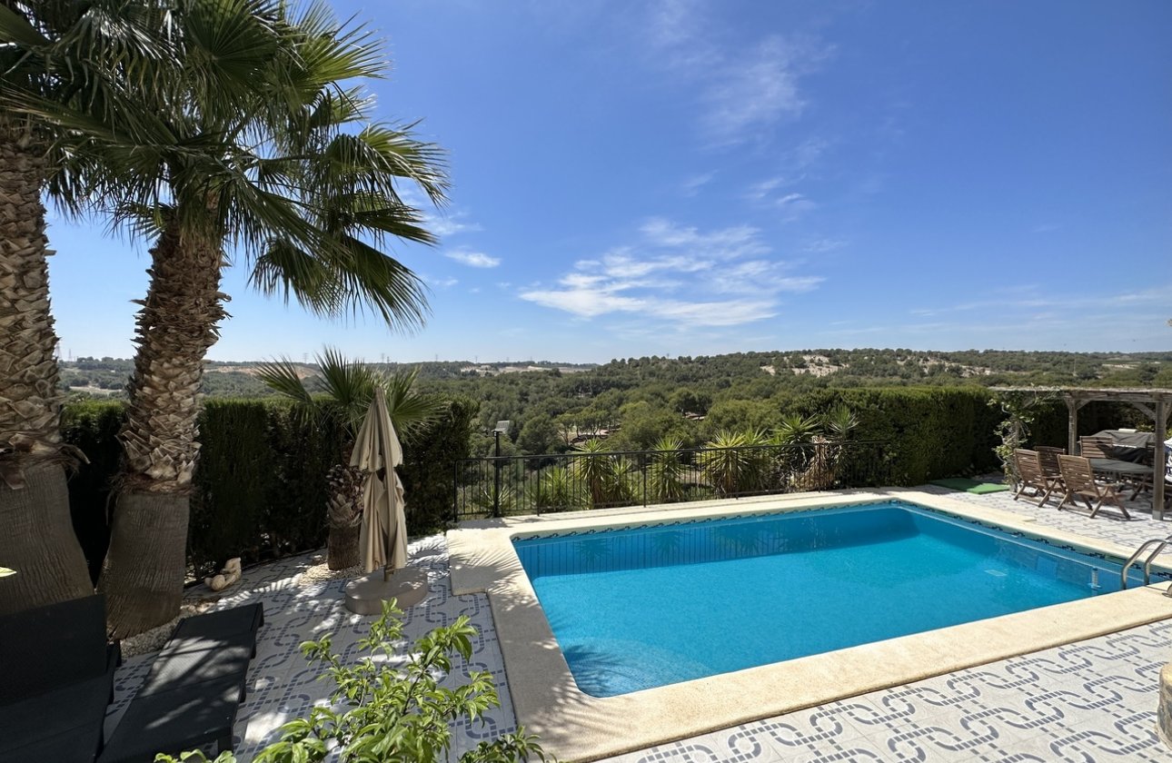 Resale - Villa -
Las Ramblas Golf - Inland