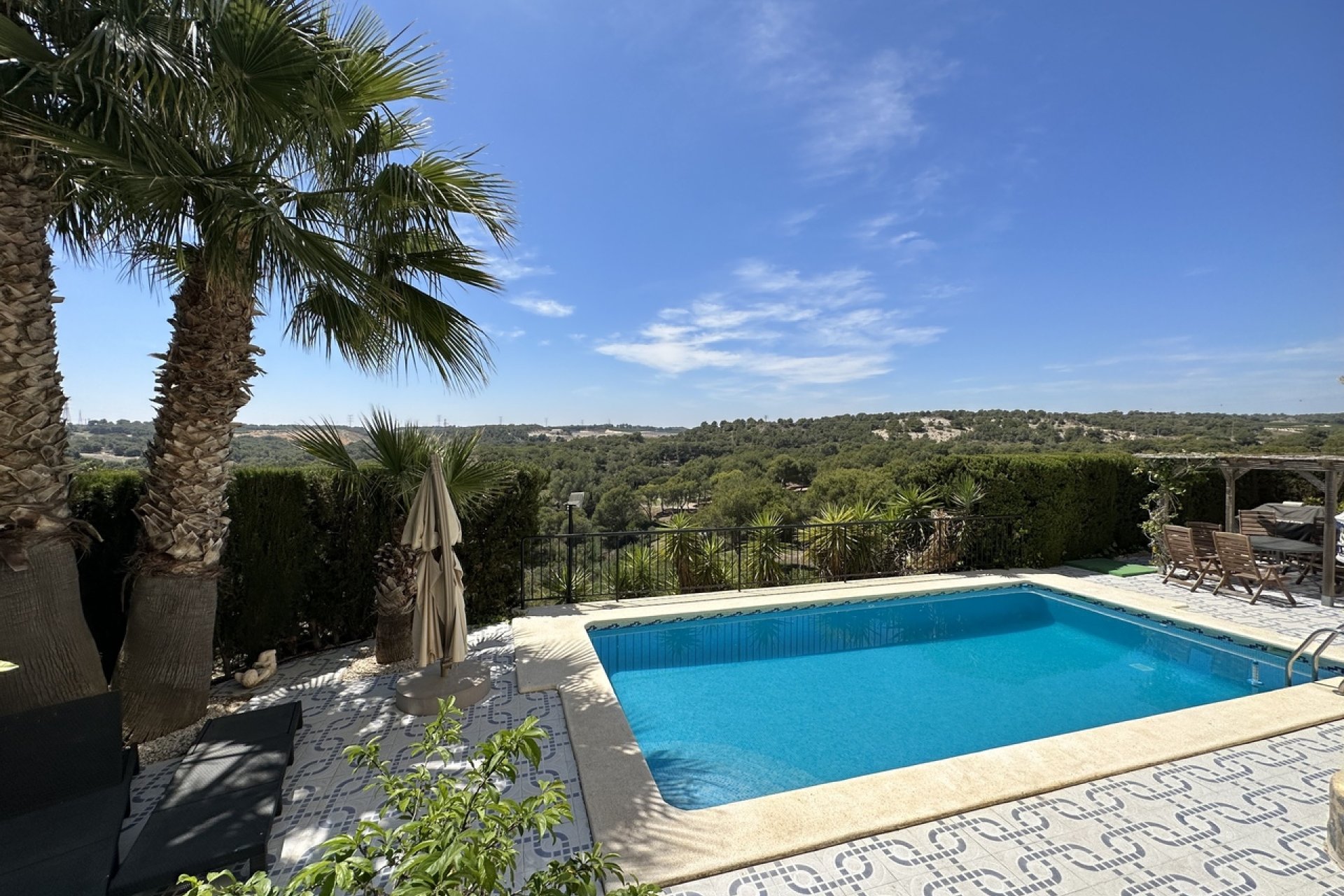 Resale - Villa -
Las Ramblas Golf - Inland