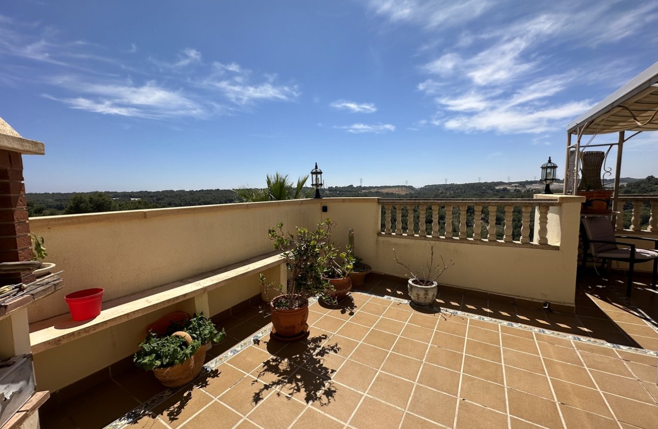 Resale - Villa -
Las Ramblas Golf - Inland