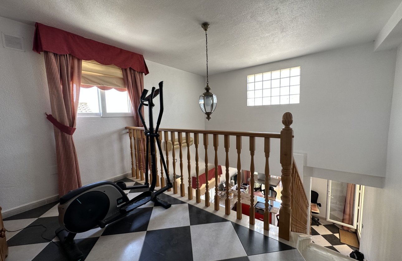 Resale - Villa -
Las Ramblas Golf - Inland