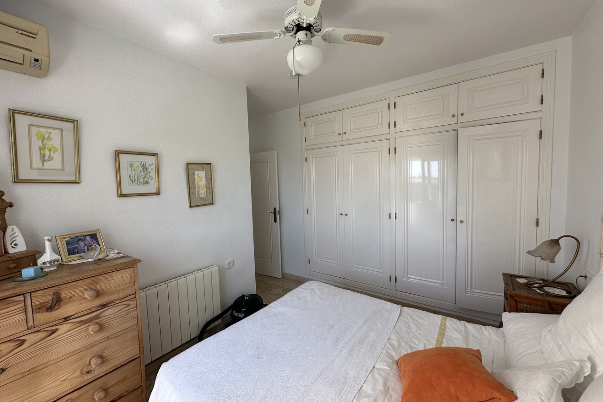 Resale - Villa -
Las Ramblas Golf - Inland