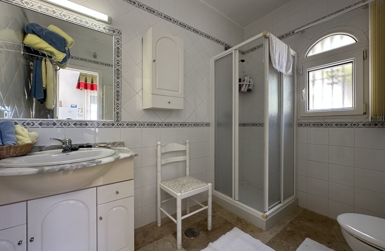 Resale - Villa -
Las Ramblas Golf - Inland