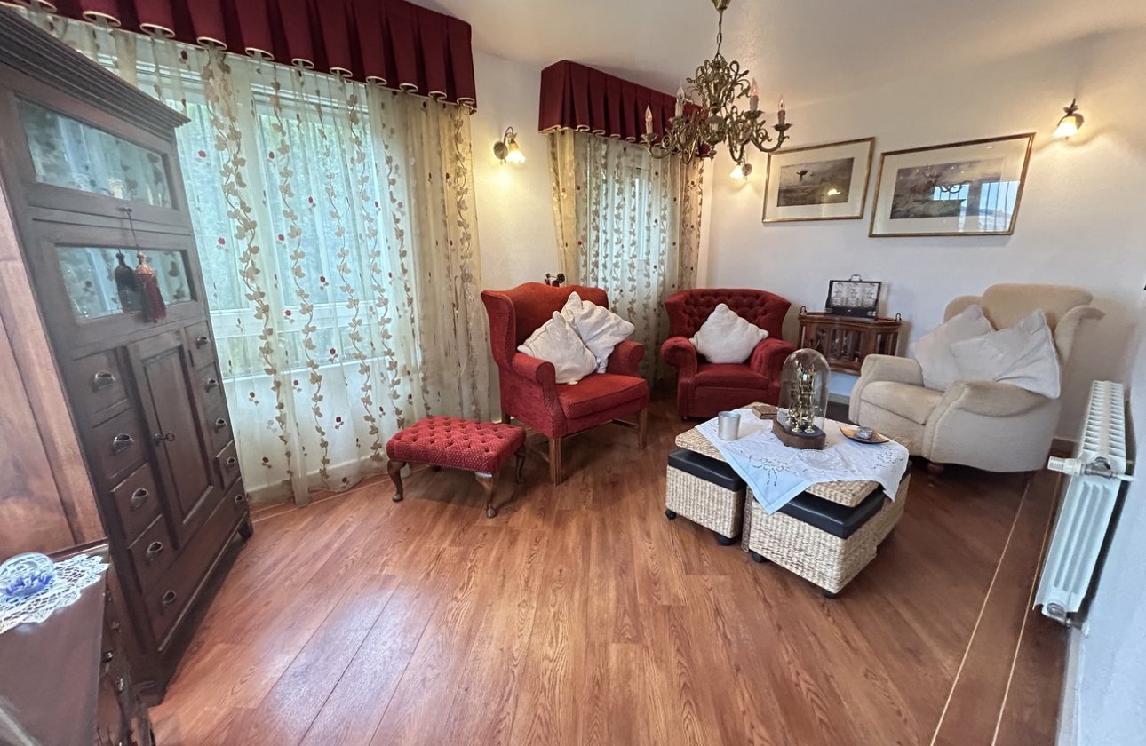 Resale - Villa -
Las Ramblas Golf - Inland