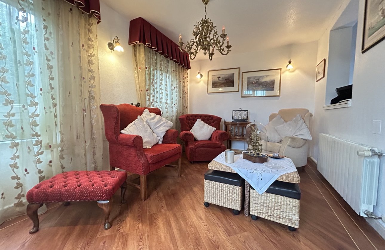 Resale - Villa -
Las Ramblas Golf - Inland