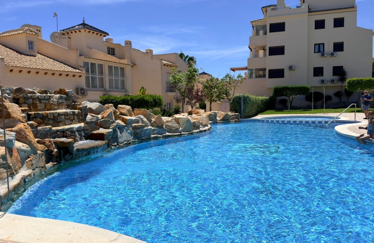 Resale - Villa -
Las Ramblas Golf - Inland