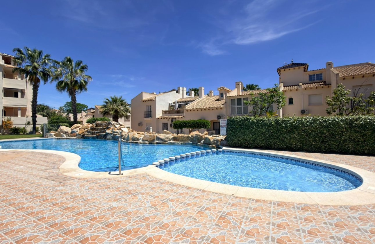 Resale - Villa -
Las Ramblas Golf - Inland