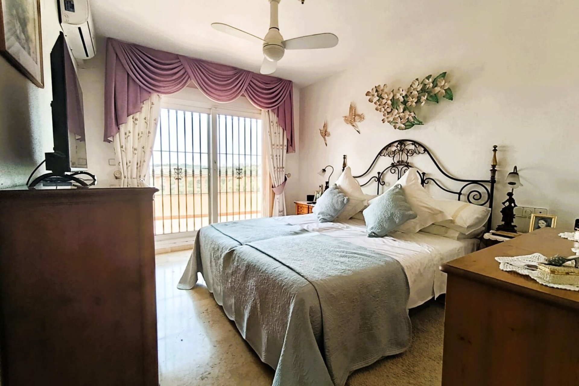 Resale - Villa -
Las Ramblas Golf - Inland