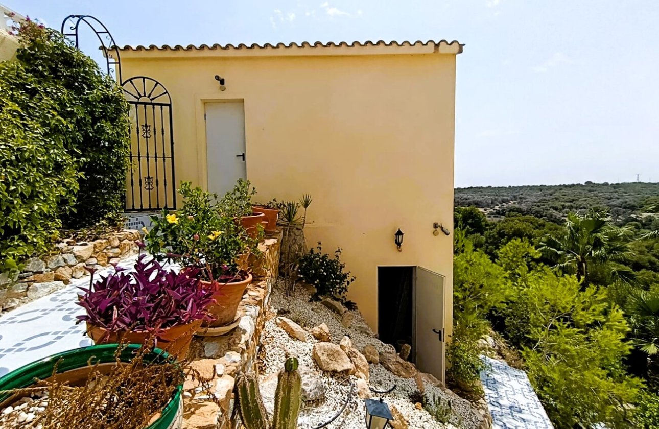 Resale - Villa -
Las Ramblas Golf - Inland