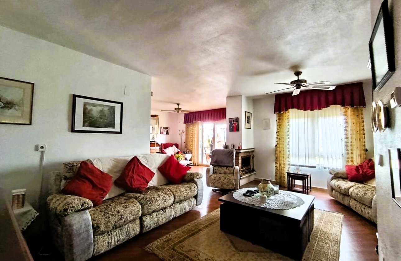 Resale - Villa -
Las Ramblas Golf - Inland