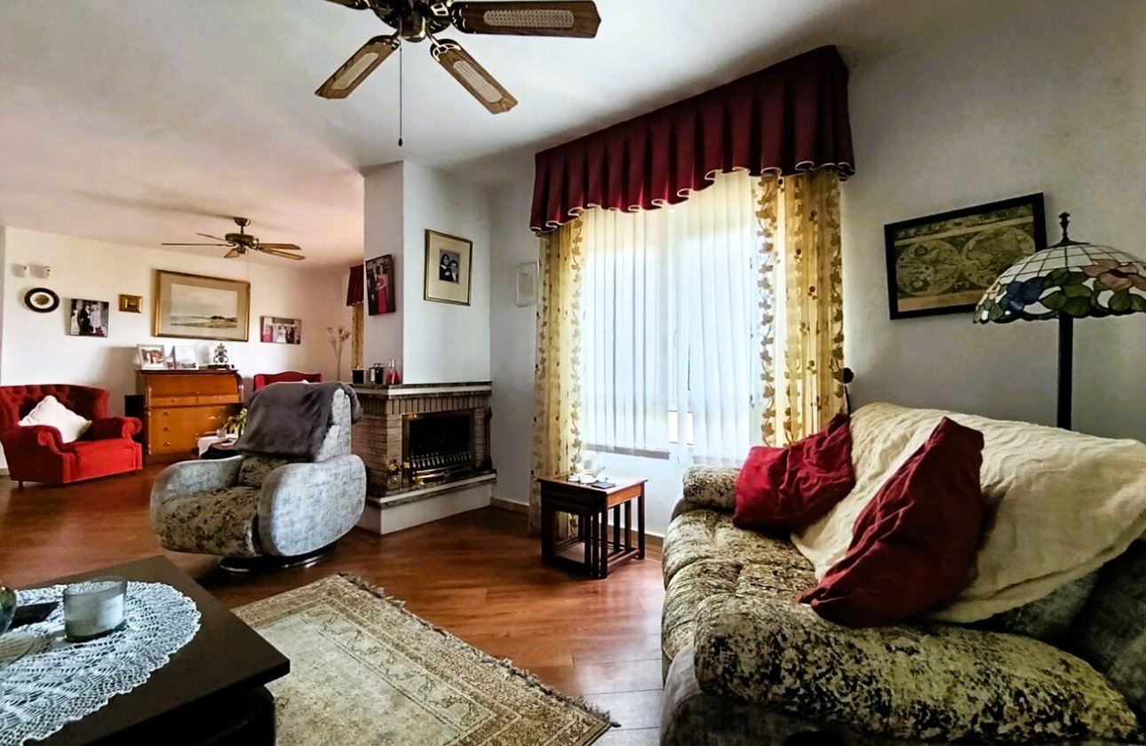 Resale - Villa -
Las Ramblas Golf - Inland