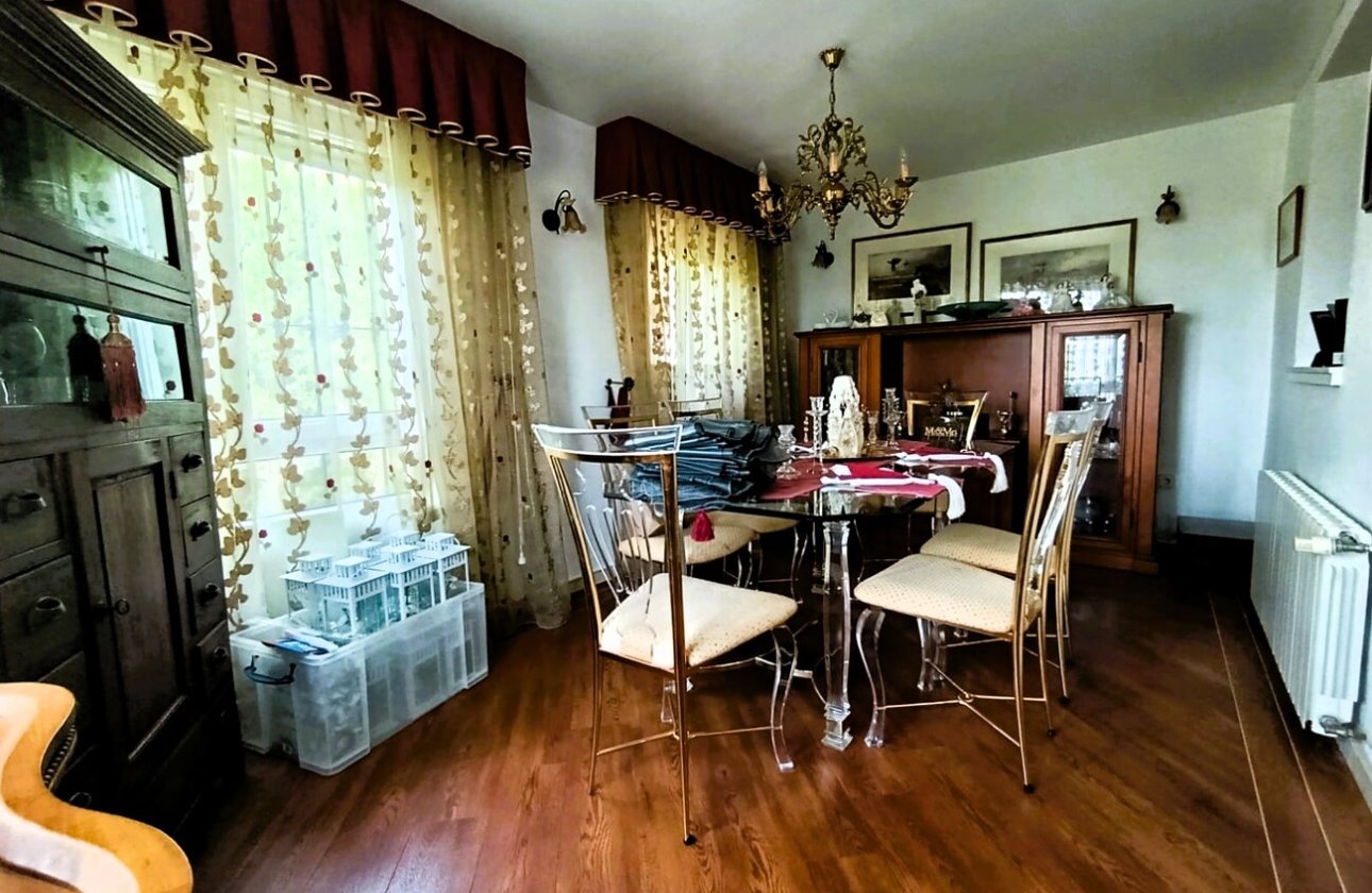 Resale - Villa -
Las Ramblas Golf - Inland
