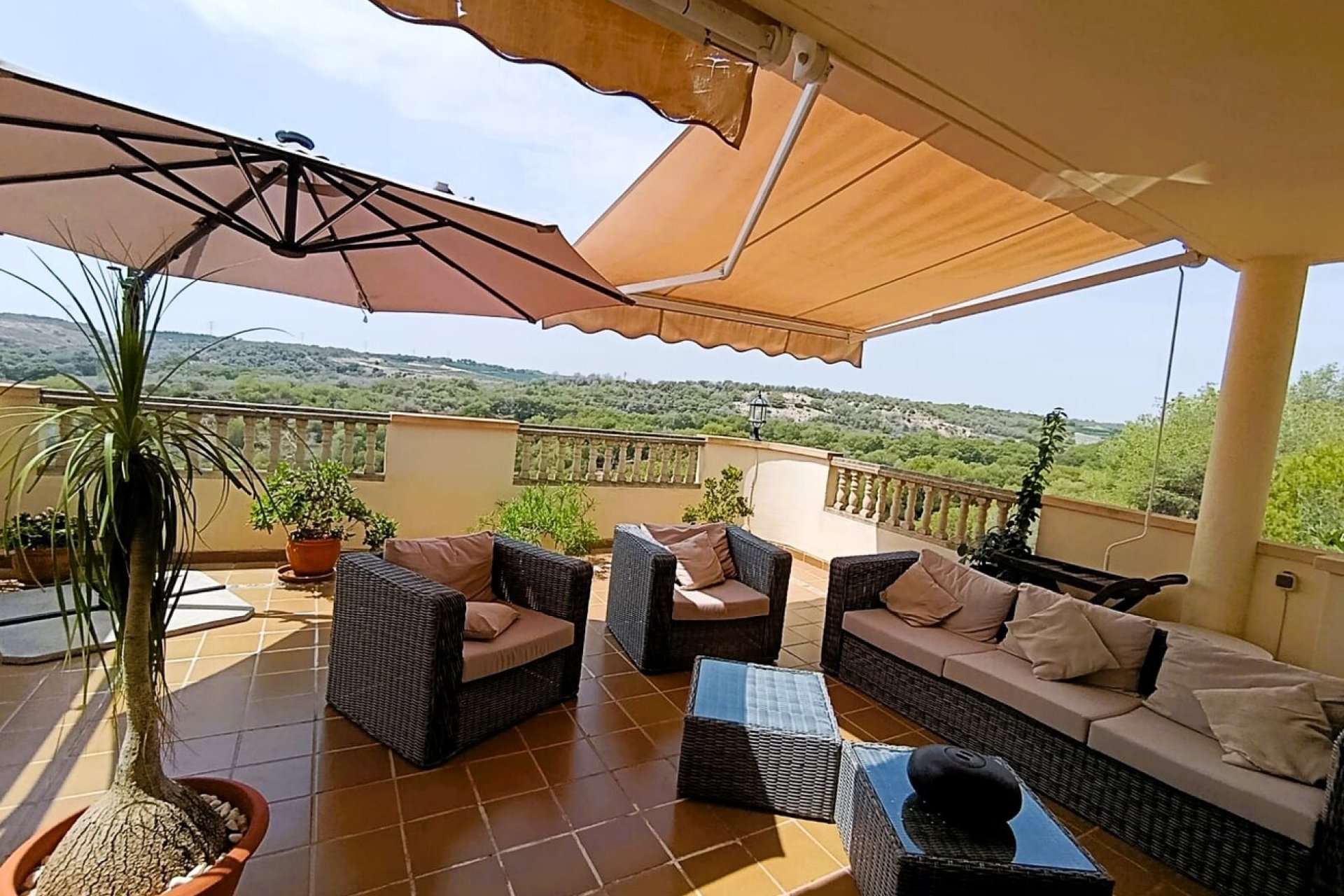 Resale - Villa -
Las Ramblas Golf - Inland