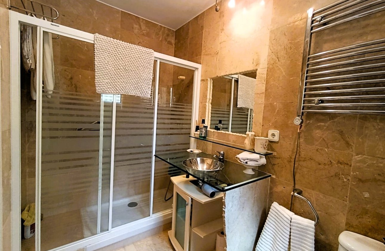 Resale - Villa -
Las Ramblas Golf - Inland