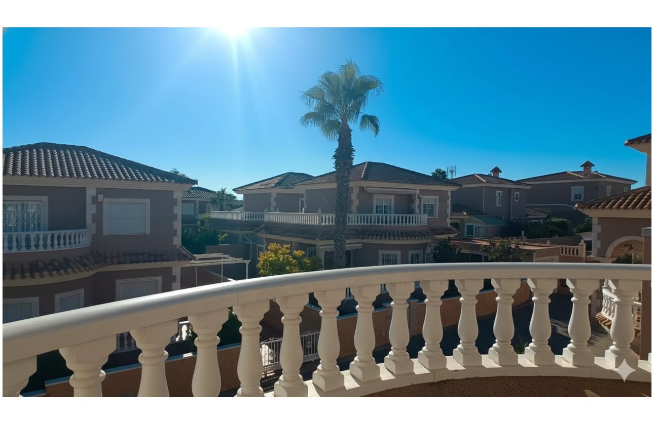 Resale - Villa -
Los Altos - Costa Blanca