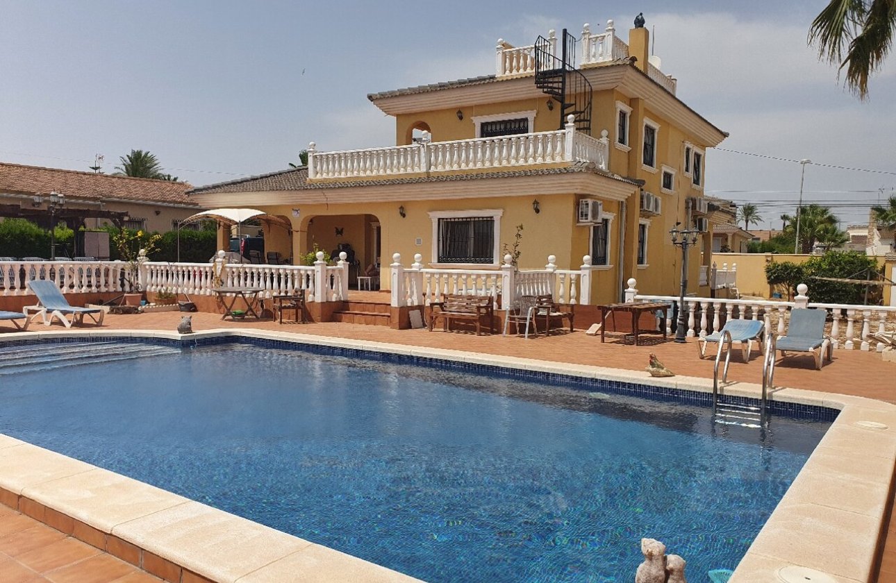 Resale - Villa -
Los Balcones - Costa Blanca