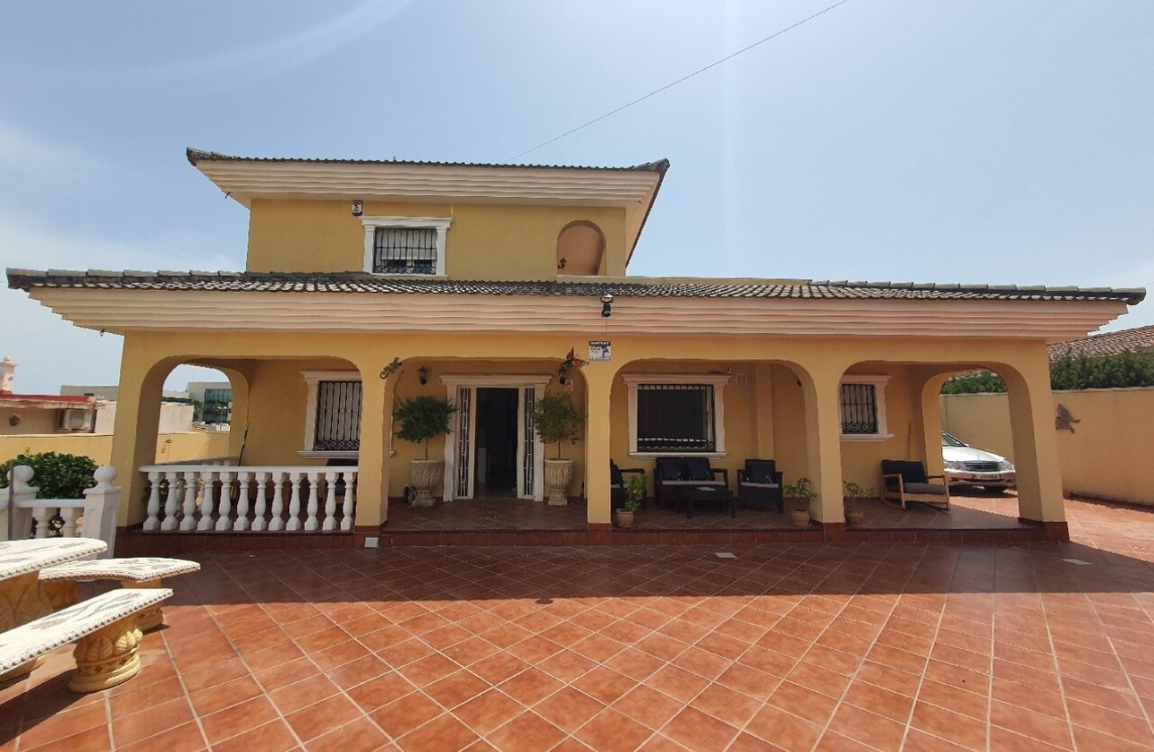 Resale - Villa -
Los Balcones - Costa Blanca