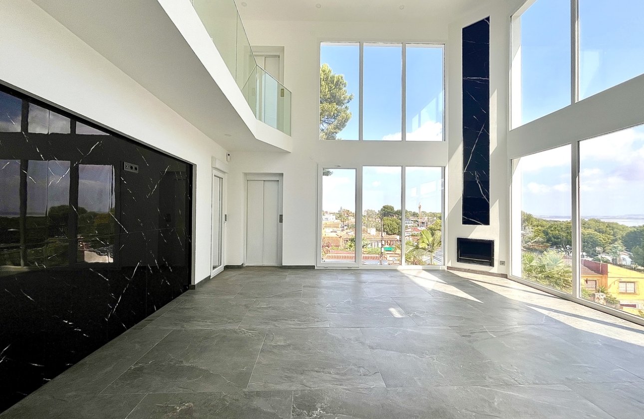 Resale - Villa -
Los Balcones - Costa Blanca